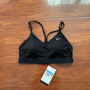 Nike Women's Dri-FIT Indy Light-Support Padded V-Neck Sports Bra medium